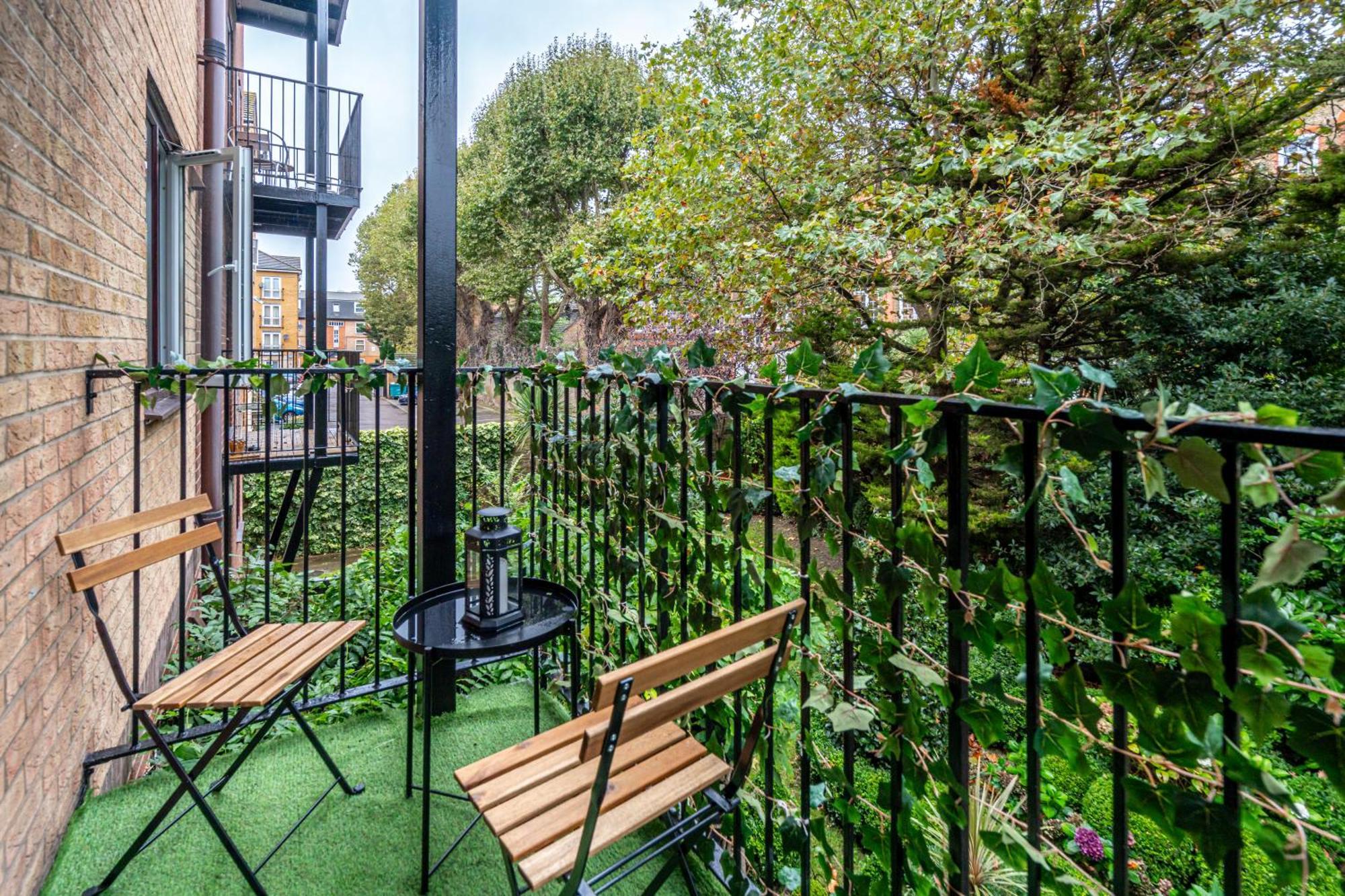 Apartment In Elephant & Castle With Parking London Bagian luar foto