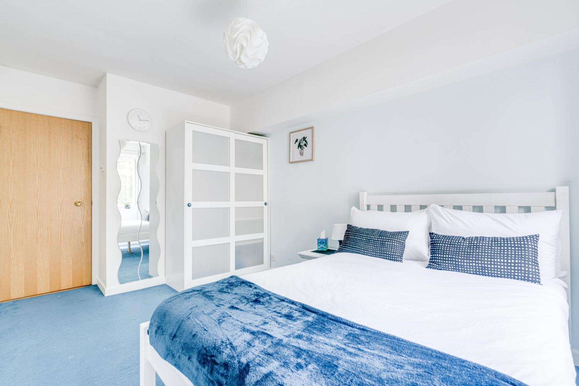 Apartment In Elephant & Castle With Parking London Bagian luar foto