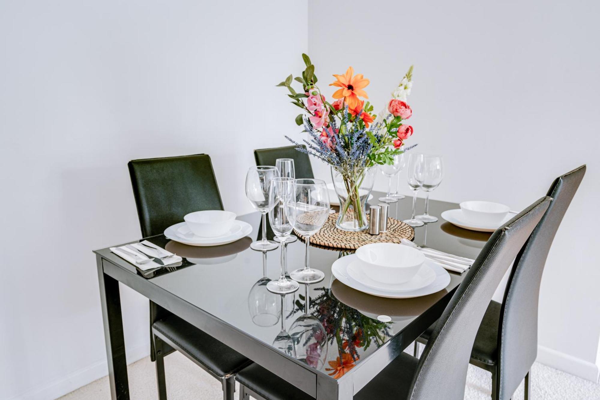 Apartment In Elephant & Castle With Parking London Bagian luar foto