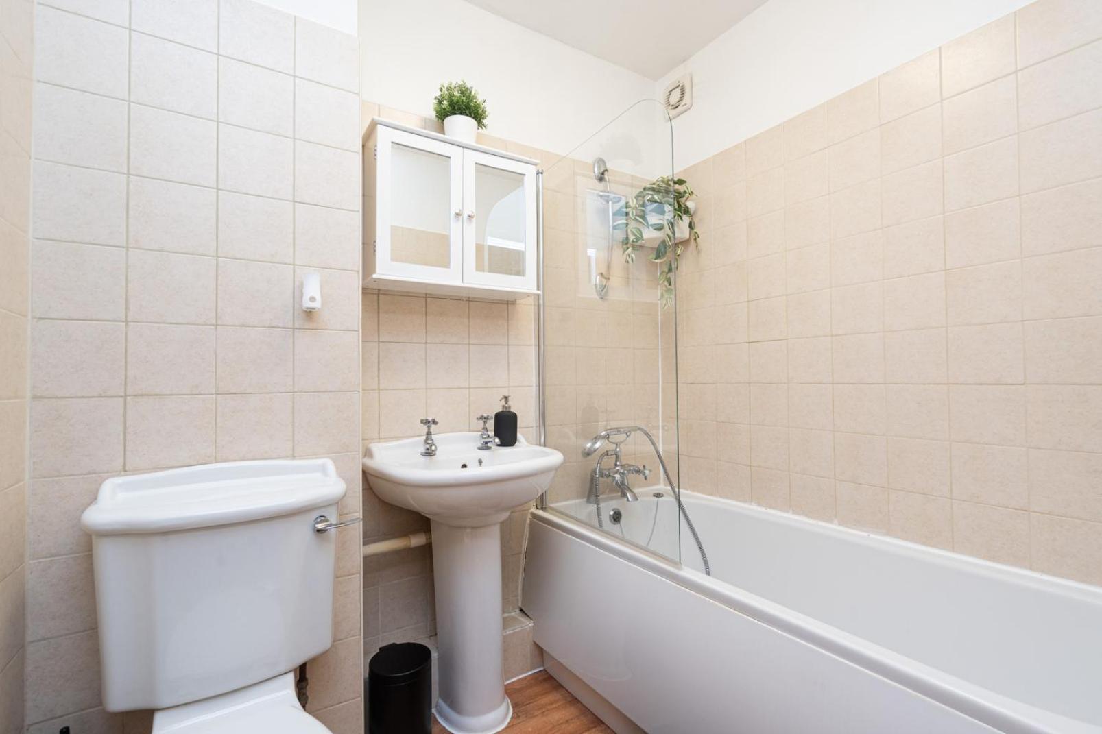 Apartment In Elephant & Castle With Parking London Bagian luar foto